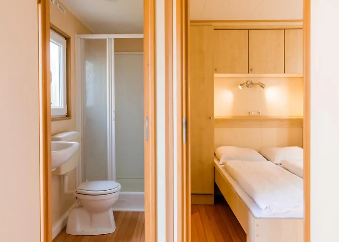 Chalet Lakefront W Terrace Well (Limburg)