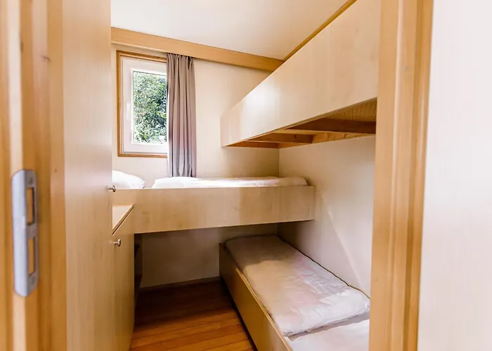 Lakefront W Terrace Well (Limburg)