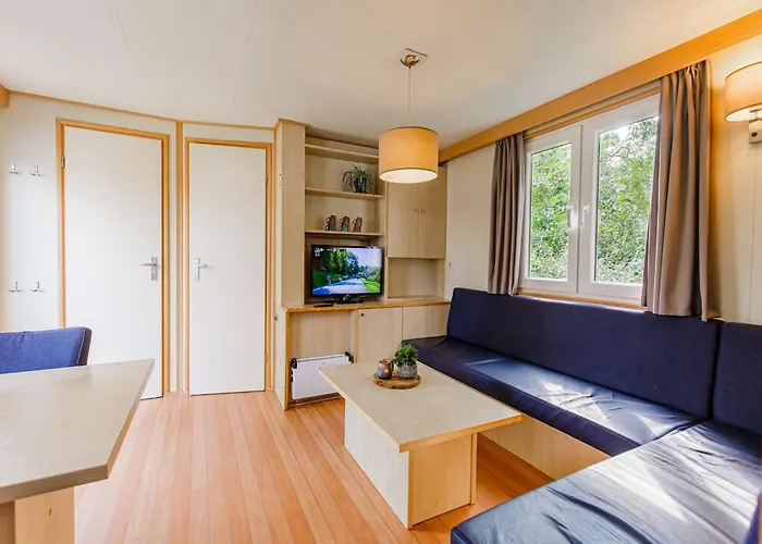 Lakefront W Terrace Chalet