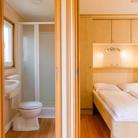 Chalet Lakefront W Terrace Well (Limburg)