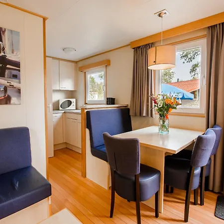 Lakefront W Terrace Well (Limburg)